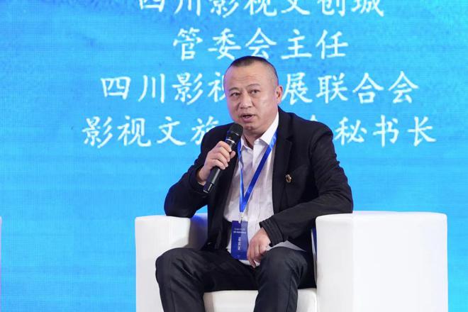 在这场成渝影视盛会上川影一整个惊喜“大动作”!(图10) 在这场成渝影视盛会上川影一整个惊喜“大动作”!(图10)